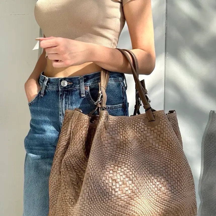 Chic Carryalls