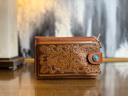 Western Elegance Leather Crossbody Wallet